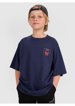 Chłopięcy t-shirt z nadrukiem 4F 4FJWAW25TTSHM2412 - granatowy ze sklepu Sportstylestory.com w kategorii T-shirty chłopięce - zdjęcie 185769975