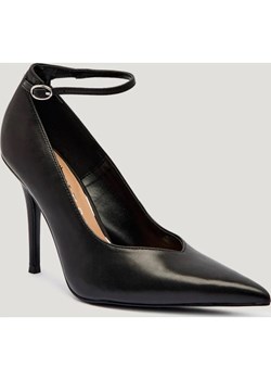 Guess Skórzane szpilki NAPRIL ze sklepu Gomez Fashion Store w kategorii Czółenka - zdjęcie 185771227