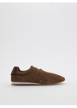 Reserved - Zamszowe sneakersy - brązowy ze sklepu Reserved w kategorii Buty sportowe damskie - zdjęcie 185778348