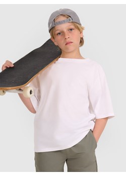 Chłopięcy t-shirt oversize 4F 4FJWAW25TTSHM2411 - biały ze sklepu Sportstylestory.com w kategorii T-shirty chłopięce - zdjęcie 185784939