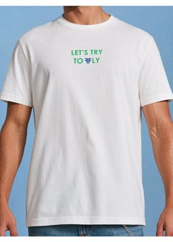 Sinsay - Koszulka z motylowym nadrukiem na plecach - kremowy ze sklepu Sinsay w kategorii T-shirty męskie - zdjęcie 185787338