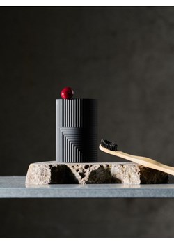 Sinsay - Minimalistyczny pojemnik na szczoteczki do zębów - czarny ze sklepu Sinsay w kategorii Dom - zdjęcie 185787439