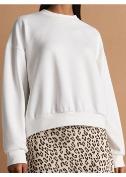 Sinsay - Gładka bluza z długim rękawem soft touch - kremowy ze sklepu Sinsay w kategorii Bluzy damskie - zdjęcie 185790967