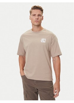 The North Face T-Shirt Connect NF0A8E3Y Beżowy Relaxed Fit ze sklepu MODIVO w kategorii T-shirty męskie - zdjęcie 185793058