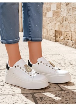 Royalfashion Sportowe sneakersy damskie Kisoffi ze sklepu royalfashion.pl w kategorii Buty sportowe damskie - zdjęcie 185808669