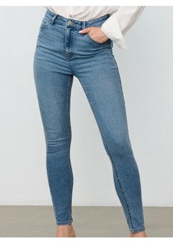 Sinsay - Spodnie jeansowe skinny - niebieski ze sklepu Sinsay w kategorii Jeansy damskie - zdjęcie 185811875