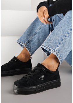 Czarne Sneakersy na Platformie z Zamszu Naturalnego Ozdobione Aplikacją Beliale ze sklepu renee.pl w kategorii Buty sportowe damskie - zdjęcie 185812095