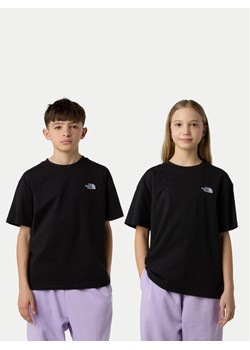 The North Face T-Shirt Essential NF0A8EFP Czarny Relaxed Fit ze sklepu MODIVO w kategorii T-shirty chłopięce - zdjęcie 185833637