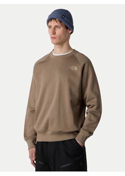 The North Face Bluza Redbox NF0A89FA Brązowy Regular Fit ze sklepu MODIVO w kategorii Bluzy męskie - zdjęcie 185833959