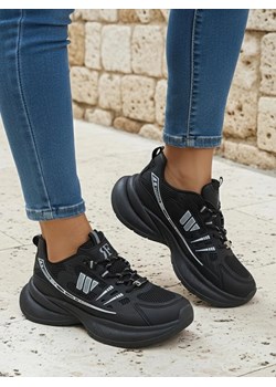Buty sportowe damskie Royalfashion Hypatia czarne na płaskim obcasie 5 cm ze sklepu royalfashion.pl w kategorii Buty sportowe damskie - zdjęcie 185838626