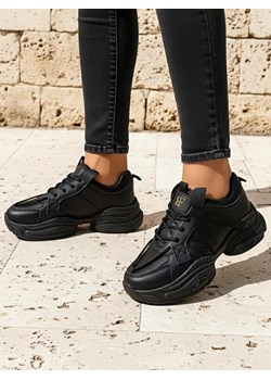 Royalfashion Sportowe sneakersy damskie na grubszej podeszwie Quensi ze sklepu royalfashion.pl w kategorii Buty sportowe damskie - zdjęcie 185844947