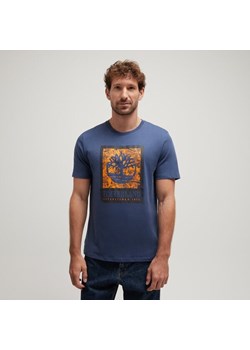 TIMBERLAND T-SHIRT GRAPHIC LOGO SHORT SLEEVE TEE ze sklepu Timberland w kategorii T-shirty męskie - zdjęcie 185847068