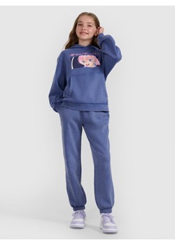 Dziewczęce spodnie dresowe joggery 4F 4FJRAW25TTROF1473 - niebieskie ze sklepu Sportstylestory.com w kategorii Spodnie dziewczęce - zdjęcie 185854607