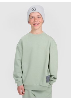 Chłopięca bluza nierozpinana bez kaptura 4F 4FJRAW25TSWSM2448 - oliwkowa ze sklepu Sportstylestory.com w kategorii Bluzy chłopięce - zdjęcie 185854828