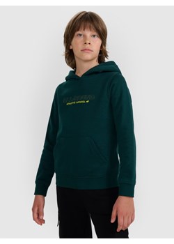 Chłopięca bluza nierozpinana z kapturem 4F 4FJWAW25TSWSM1959 - zielona ze sklepu Sportstylestory.com w kategorii Bluzy chłopięce - zdjęcie 185855006
