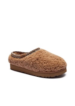 UGG Skórzane mule TASMAN MAXI CURLY ze sklepu Gomez Fashion Store w kategorii Klapki damskie - zdjęcie 185859057