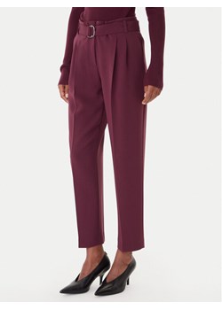 BOSS Spodnie materiałowe Tapiah 50490037 Fioletowy Regular Fit ze sklepu MODIVO w kategorii Spodnie damskie - zdjęcie 185869317