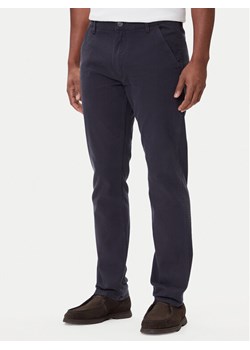 Wrangler Chinosy 112371030 Granatowy Slim Fit ze sklepu MODIVO w kategorii Spodnie męskie - zdjęcie 185869518