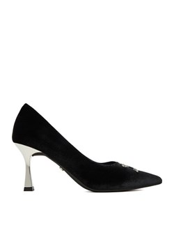 Juicy Couture Szpilki EO-R24SS94659 Czarny ze sklepu MODIVO w kategorii Czółenka - zdjęcie 185869738