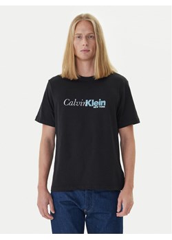 Calvin Klein T-Shirt LV04RD822G Czarny Regular Fit ze sklepu MODIVO w kategorii T-shirty męskie - zdjęcie 185870385