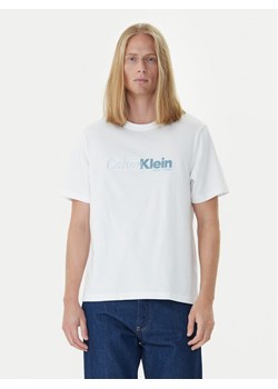 Calvin Klein T-Shirt LV04RD822G Biały Regular Fit ze sklepu MODIVO w kategorii T-shirty męskie - zdjęcie 185870828