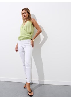 Mohito - Jeansy skinny push up - biały - id: 781BL-00J - marki Mohito - 185885119 Mohito - Jeansy skinny push up - biały ze sklepu Mohito w kategorii Jeansy damskie - zdjęcie 185885119