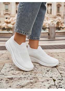 Royalfashion Damskie buty sportowe wsuwane Whites ze sklepu royalfashion.pl w kategorii Buty sportowe damskie - zdjęcie 185885429