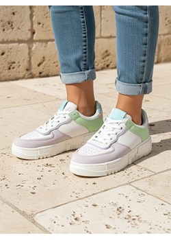 Damskie sneakersy Lycaste beżowe z ekologicznej skóry na płaskiej podeszwie ze sklepu royalfashion.pl w kategorii Buty sportowe damskie - zdjęcie 185885568