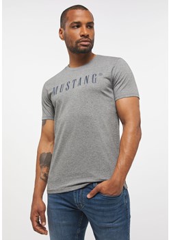 MUSTANG Style Alex C LOGO Tee MĘSKI T-SHIRT KOSZULKA Mid Grey Melange 1013221 4140 ze sklepu YouNeedit.pl w kategorii T-shirty męskie - zdjęcie 185886618