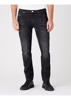 WRANGLER LARSTON MĘSKIE SPODNIE JEANSOWE LEGENDS W18S8966R 112145862 ze sklepu YouNeedit.pl w kategorii Jeansy męskie - zdjęcie 185886989