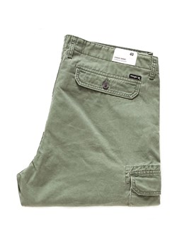 SPODENKI MĘSKIE WRANGLER CARGO SHORT MOSS GREEN W15DKC330 112126787 ze sklepu YouNeedit.pl w kategorii Spodenki męskie - zdjęcie 185887269