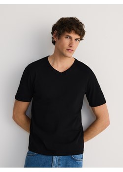 Reserved - T-shirt slim z dekoltem V - czarny ze sklepu Reserved w kategorii T-shirty męskie - zdjęcie 185889065