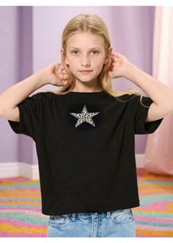 Sinsay - Bawełniana koszulka z błyszczącą aplikacją - czarny ze sklepu Sinsay w kategorii T-shirty chłopięce - zdjęcie 185894548
