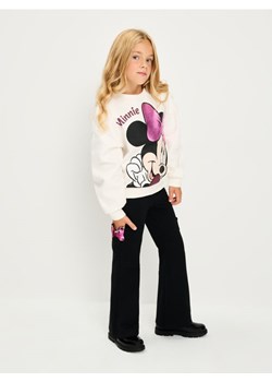 Sinsay - Spodnie flare z ozdobnymi cekinami Minnie Mouse - czarny ze sklepu Sinsay w kategorii Spodnie dziewczęce - zdjęcie 185894585