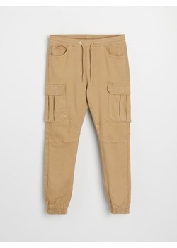Sinsay - Jeansy regular jogger cargo - żółty - id: 452FB-18X - marki Sinsay - 185894887 Sinsay - Jeansy regular jogger cargo - żółty ze sklepu Sinsay w kategorii Spodnie męskie - zdjęcie 185894887