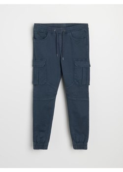 Sinsay - Jeansy regular jogger cargo - niebieski - id: 452FB-57X - marki Sinsay - 185894888 Sinsay - Jeansy regular jogger cargo - niebieski ze sklepu Sinsay w kategorii Jeansy męskie - zdjęcie 185894888