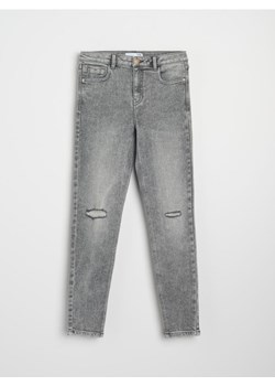 Sinsay - Jeansy skinny - szary ze sklepu Sinsay w kategorii Jeansy damskie - zdjęcie 185895336