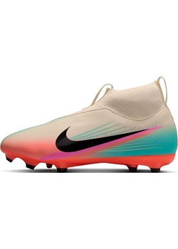 Korki piłkarskie typu high top na różne typy nawierzchni dla dużych dzieci Nike Jr. Mercurial Superfly 10 Academy „Sam Kerr” - Brązowy ze sklepu Nike poland w kategorii Buty sportowe dziecięce - zdjęcie 185898917