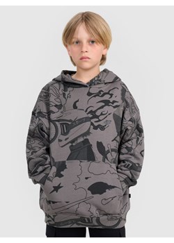 Chłopięca bluza nierozpinana z kapturem 4F 4FJRAW25TSWSM2343 - szara ze sklepu Sportstylestory.com w kategorii Bluzy chłopięce - zdjęcie 185900358