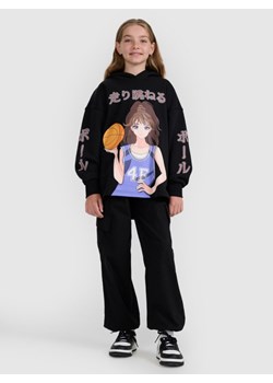Dziewczęca bluza dresowa nierozpinana z kapturem 4F 4FJRAW25TSWSF2293 - czarna ze sklepu Sportstylestory.com w kategorii Bluzy dziewczęce - zdjęcie 185900385