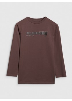 Chłopięcy longsleeve z nadrukiem 4F 4FJRAW25TLONM585 - brązowy ze sklepu Sportstylestory.com w kategorii T-shirty chłopięce - zdjęcie 185900416