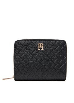 Portfel damski Tommy Hilfiger Th Icon Med Za Flap Mono AW0AW17743 Czarny ze sklepu eobuwie.pl w kategorii Portfele damskie - zdjęcie 185908605