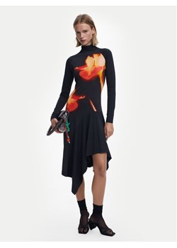 Desigual Sukienka codzienna Mila 25WWVK40 Czarny Slim Fit ze sklepu MODIVO w kategorii Sukienki - zdjęcie 185913109