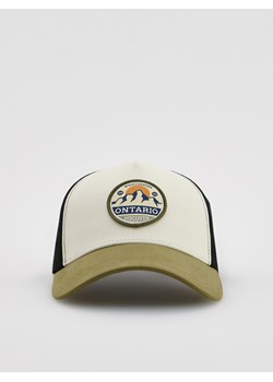 Reserved - Czapka trucker z naszywką - oliwkowy ze sklepu Reserved w kategorii Czapki z daszkiem męskie - zdjęcie 185929636
