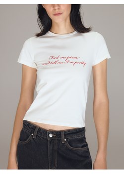Reserved - T-shirt z nadrukowanym napisem - złamana biel ze sklepu Reserved w kategorii Bluzki damskie - zdjęcie 185935659
