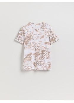 Reserved - T-shirt regular z nadrukiem allover - kremowy ze sklepu Reserved w kategorii T-shirty męskie - zdjęcie 185937835