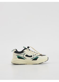 Reserved - Sportowe sneakersy - złamana biel ze sklepu Reserved w kategorii Buty sportowe dziecięce - zdjęcie 185941687