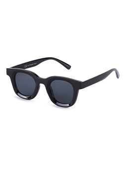 Czarne okulary przeciwsłoneczne z filtrem UV400 SVM-15 ze sklepu Stylion w kategorii Okulary przeciwsłoneczne damskie - zdjęcie 185963266