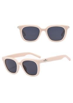Okulary przeciwsłoneczne z filtrem UV400 STL33D kremowe + akcesoria ze sklepu Stylion w kategorii Okulary przeciwsłoneczne damskie - zdjęcie 185965308