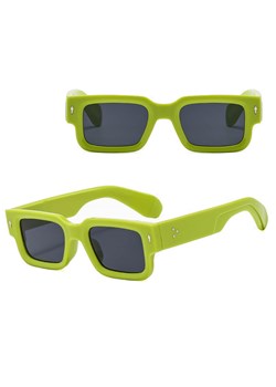 Okulary przeciwsłoneczne z filtrem UV400 STL25C zielone + akcesoria ze sklepu Stylion w kategorii Okulary przeciwsłoneczne damskie - zdjęcie 185965318